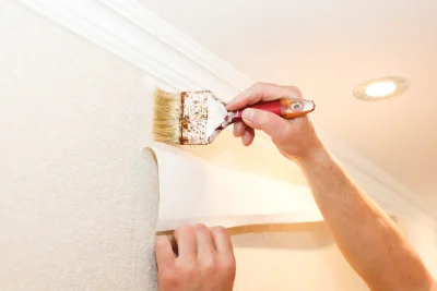 Pose de papier peint à Ychoux — revêtements muraux et toiles de verre